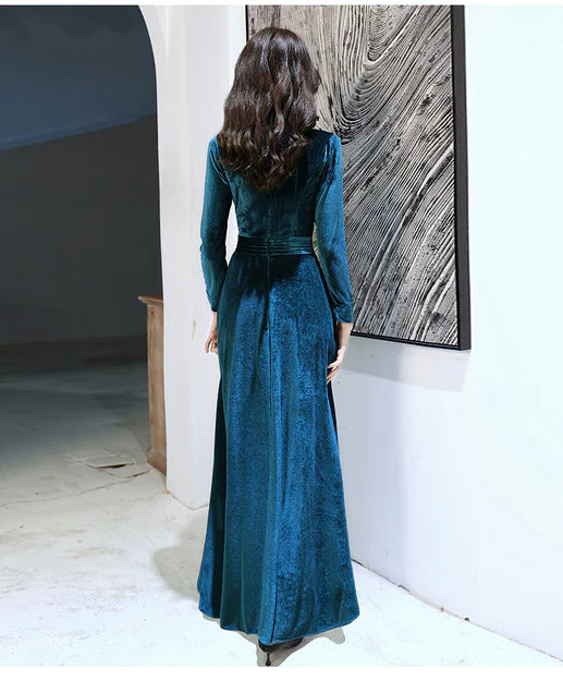 Luolandi Charming Velvet V-neckline Simple Long Bridesmaid Dress Long Sleeves A-line Party Dress Evening Dress
